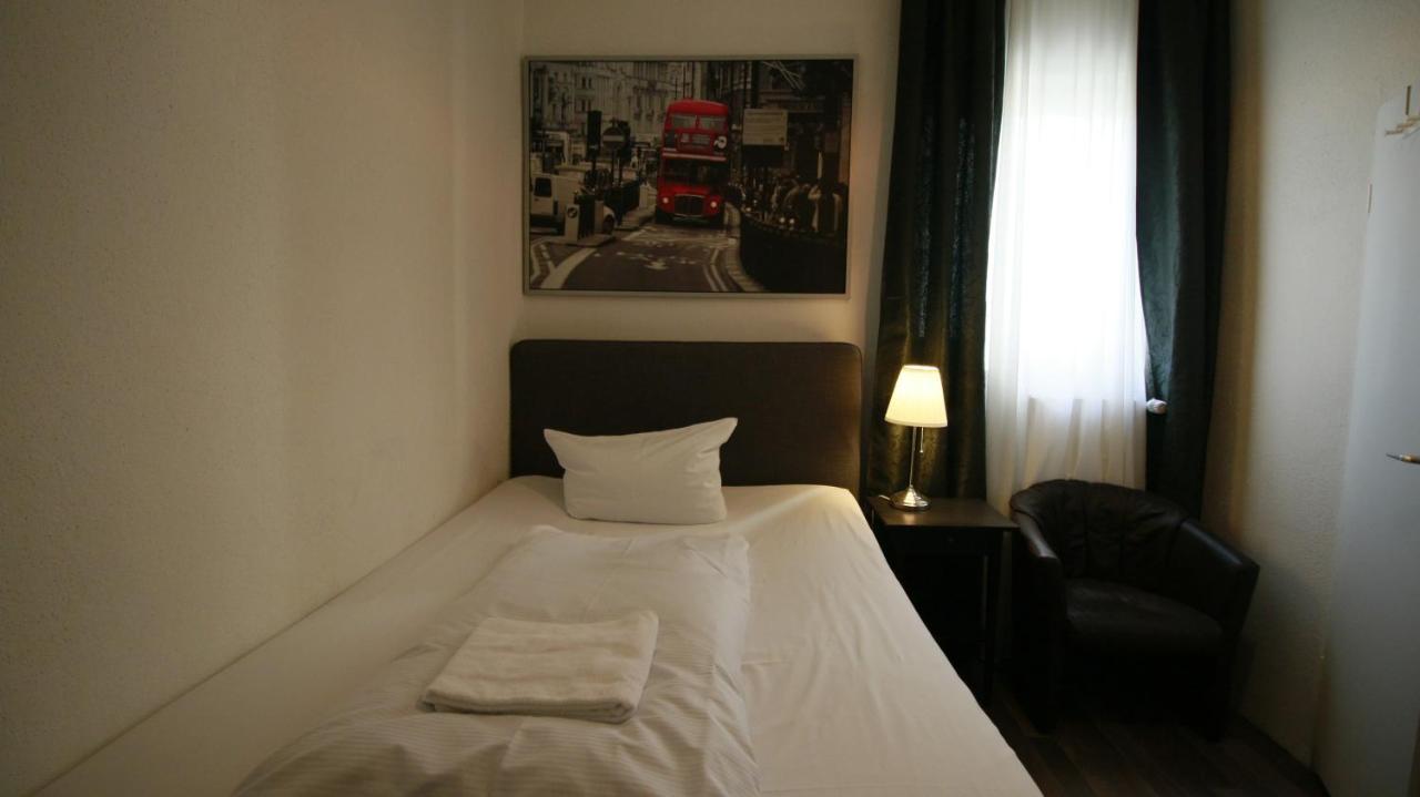 Hotel Bee Fang Hamburgo Exterior foto