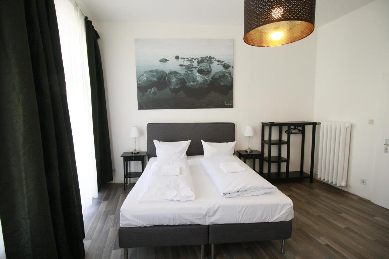 Hotel Bee Fang Hamburgo Exterior foto