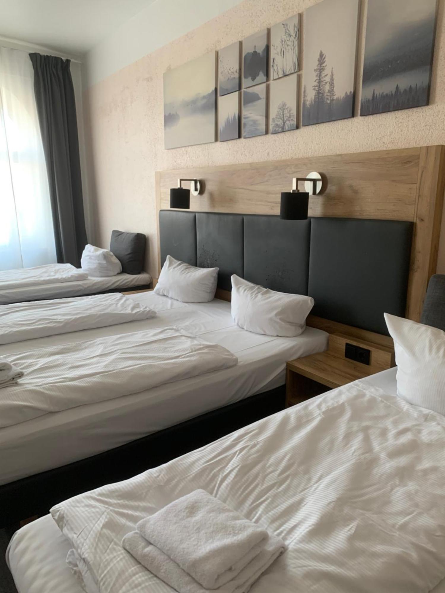 Hotel Bee Fang Hamburgo Exterior foto